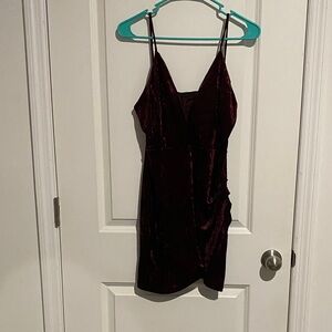 Chic Velvet Mini Dress in Deep Burgundy
